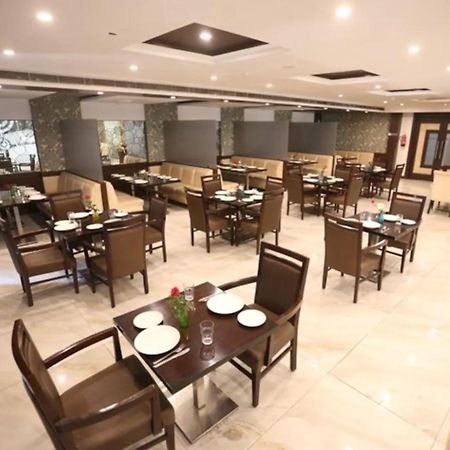 Hotel Krishna Palace, Ayodhya المظهر الخارجي الصورة