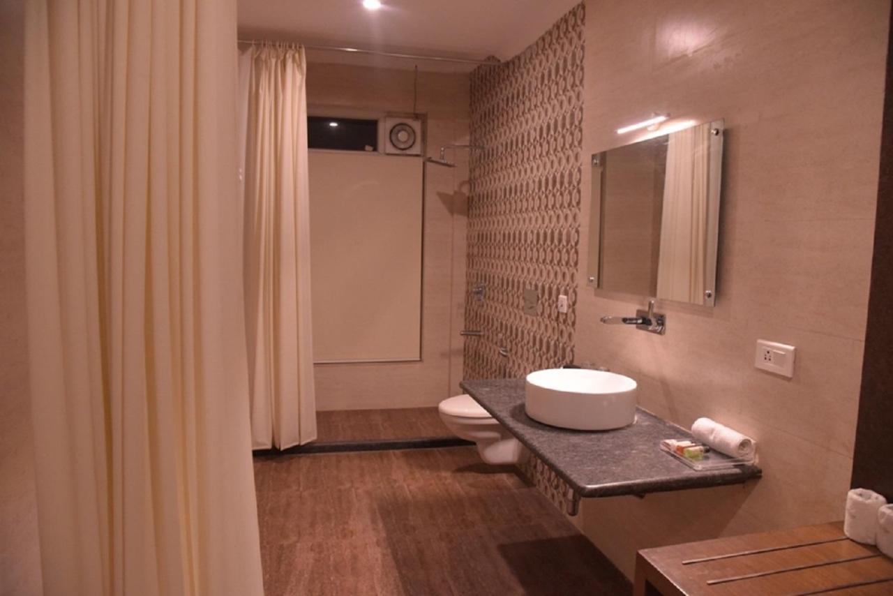 Hotel Krishna Palace, Ayodhya المظهر الخارجي الصورة