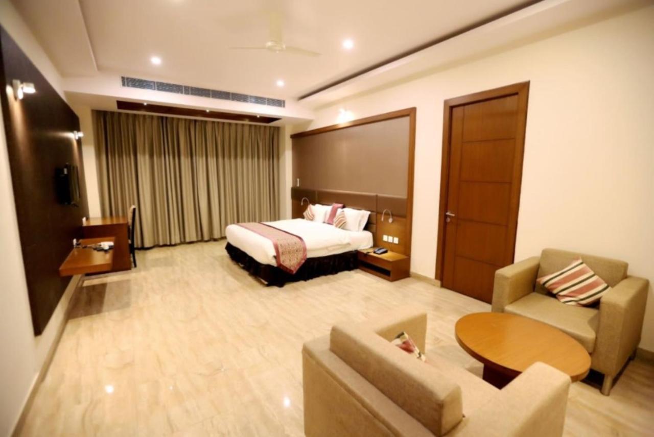Hotel Krishna Palace, Ayodhya المظهر الخارجي الصورة