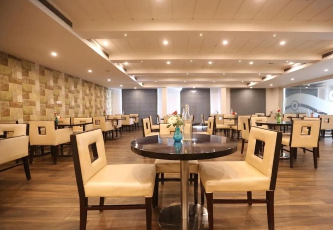 Hotel Krishna Palace, Ayodhya المظهر الخارجي الصورة