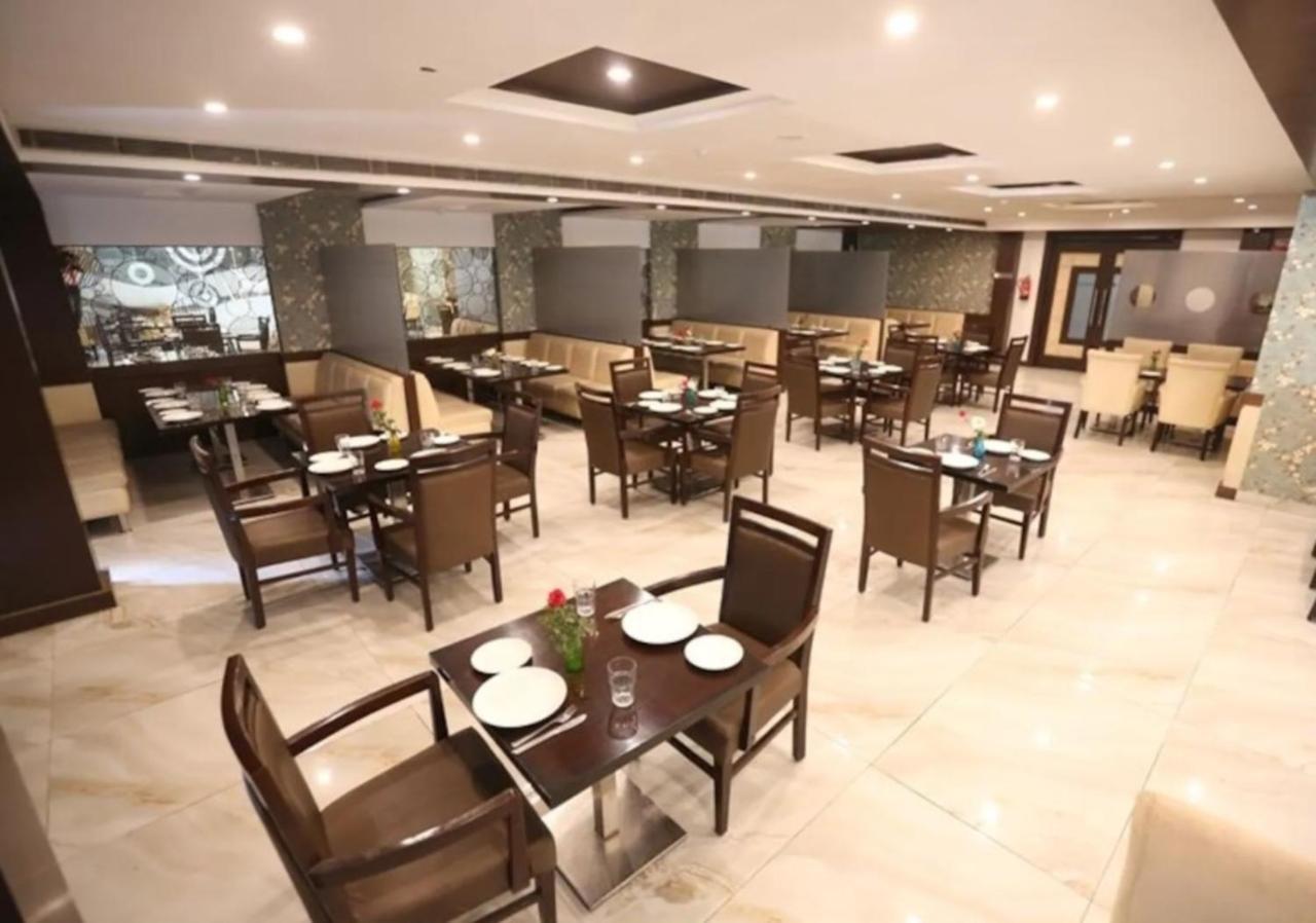 Hotel Krishna Palace, Ayodhya المظهر الخارجي الصورة