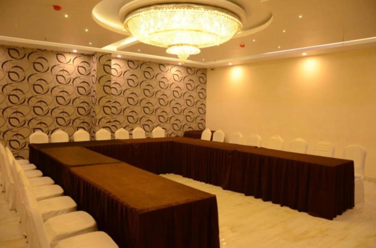 Hotel Krishna Palace, Ayodhya المظهر الخارجي الصورة
